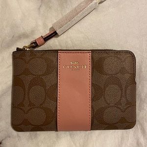 AUTHENTIC NWT COACH WRISTLET